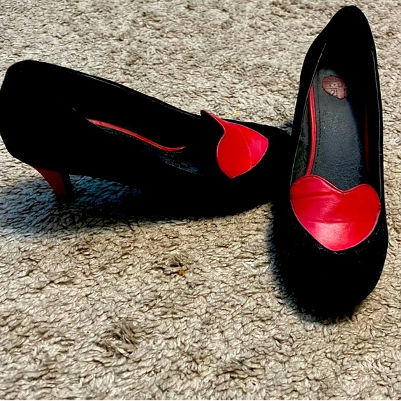 T.U.K. Velvet Kitten Heels with Red Heart - Picture 1 of 6